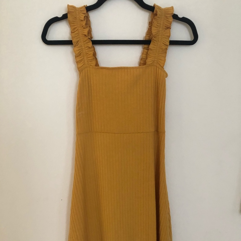 Yellow ruffle sleeve dress